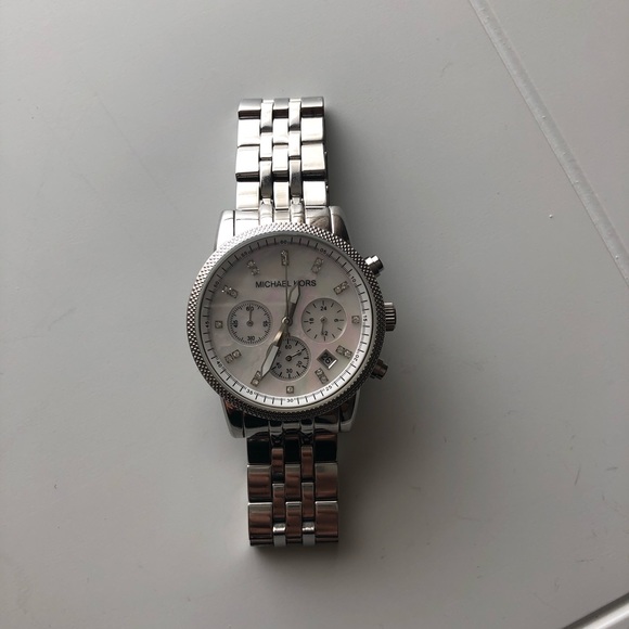 Michael Kors Watch - Picture 2 of 4